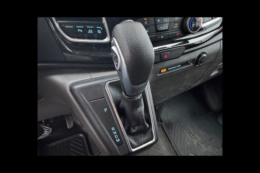 Ford Transit Custom 300 2.0 TDCI 130pk L2 H1 Limited Automaat 3persoons Airco/ECC,Navigatie,Camera 1e Eigenaar