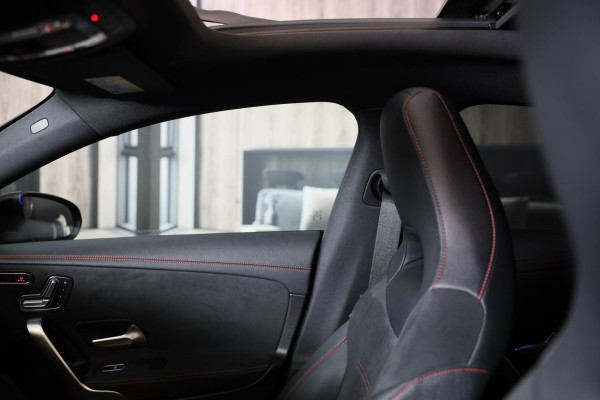 Mercedes-Benz CLA-Klasse Shooting Brake 250 e AMG 45 Look / Memory / Elek Stoelen / Acc / Head Up / 360 Camera / Pano / 20 Inch