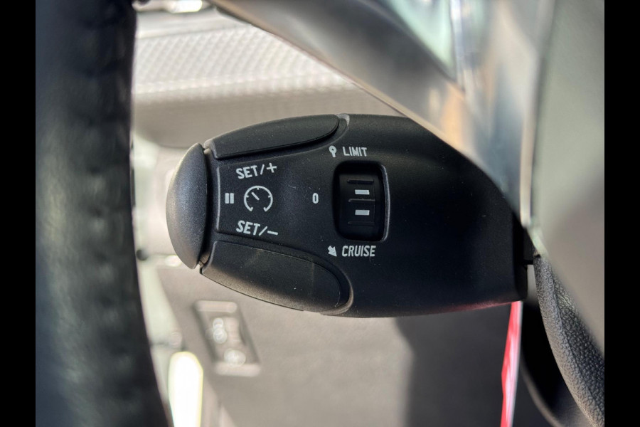 Peugeot 2008 1.2 PureTech Blue Lion 2018 NAVI CLIMA NAP!