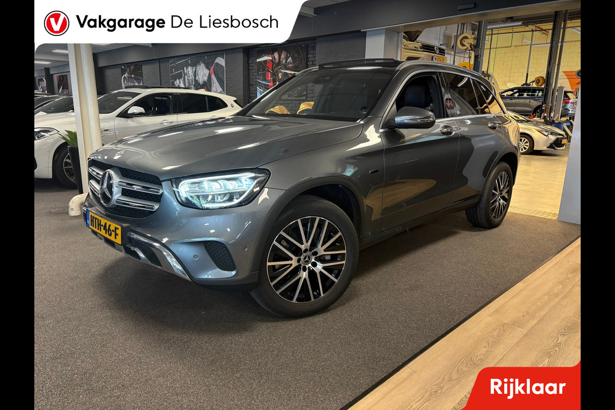Mercedes-Benz GLC 300e 4MATIC Premium Plus / trekhaak / sfeer verlichting / panorama-dak / virtual Mercedes-Benz GLC 300e 4MATIC Premium Plus / trekhaak / sfeer verlichting / panorama-dak / virtual