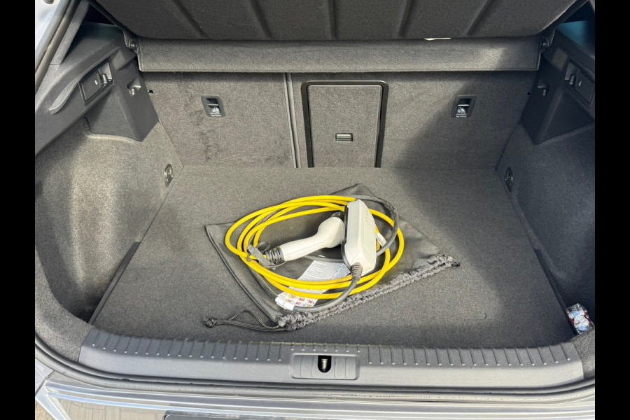 CUPRA Formentor 1.4 e-Hybrid 245pk VZ Performance * Panorama * Leder * Startknop * Camera * CUPRA Formentor 1.4 e-Hybrid 245pk VZ Performance * Panorama * Leder * Startknop * Camera *