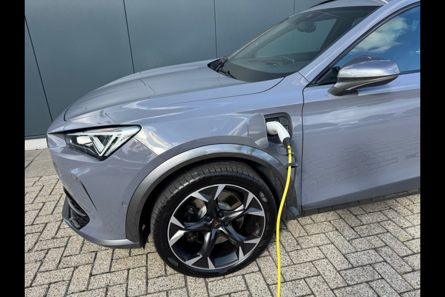 CUPRA Formentor 1.4 e-Hybrid 245pk VZ Performance * Panorama * Leder * Startknop * Camera * CUPRA Formentor 1.4 e-Hybrid 245pk VZ Performance * Panorama * Leder * Startknop * Camera *