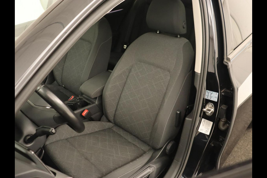 Volkswagen Golf 1.5 TSI Life Bns | Panoramadak | Adaptive Cruise | Stoelverwarming | Camera | Navigatie | Carplay | Sfeerverlichting
