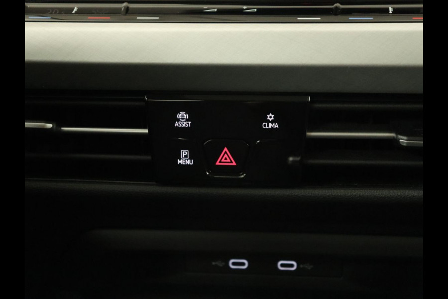 Volkswagen Golf 1.5 TSI Life Bns | Panoramadak | Adaptive Cruise | Stoelverwarming | Camera | Navigatie | Carplay | Sfeerverlichting