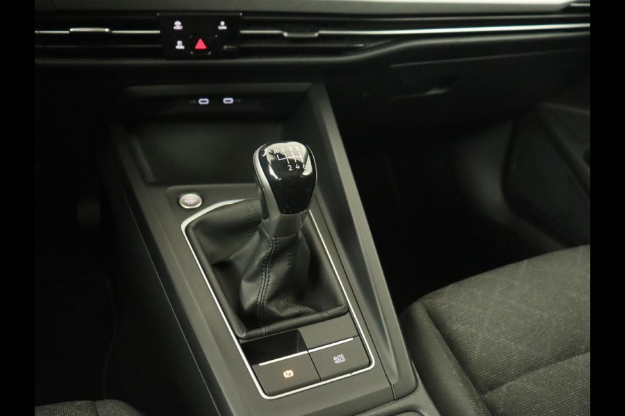 Volkswagen Golf 1.5 TSI Life Bns | Panoramadak | Adaptive Cruise | Stoelverwarming | Camera | Navigatie | Carplay | Sfeerverlichting