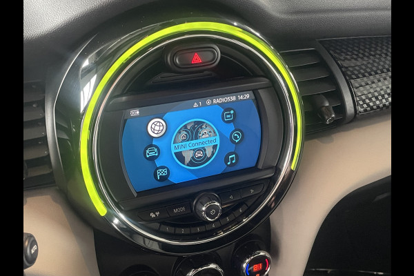 MINI Cabrio 2.0 Cooper S Chili 190 PK Automaat / Leder