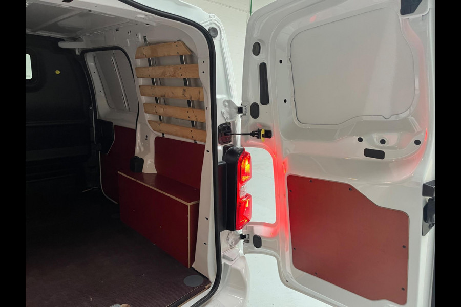 Opel Vivaro 1.5 CDTI 120pk euro6 L1H1 Innovation 3Persoons, Airco, Half-Leder, Navigatie, Trekhaak, Sidebars, RIJKLAARPRIJS! Opel Vivaro 1.5 CDTI 120pk euro6 L1H1 Innovation 3Persoons, Airco, Half-Leder, Navigatie, Trekhaak, Sidebars, RIJKLAARPRIJS!
