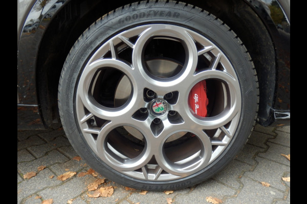 Alfa Romeo Tonale 1.5T Hybrid 160PK | TI- Uitvoering | Leder- Pakket |