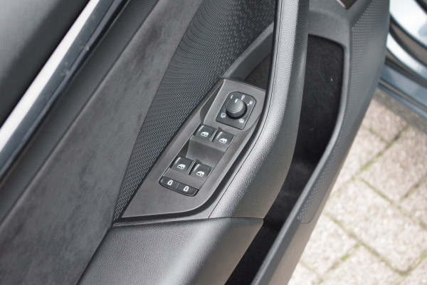 Škoda Octavia Combi 1.4 TSI RS 245 PK iV PHEV BNS, LED, Keyless, Adap. Cruise Control, Carplay, Head-Up, Camera