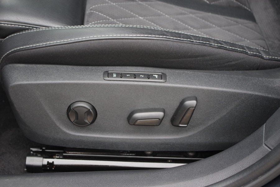 Škoda Octavia Combi 1.4 TSI RS 245 PK iV PHEV BNS, LED, Keyless, Adap. Cruise Control, Carplay, Head-Up, Camera