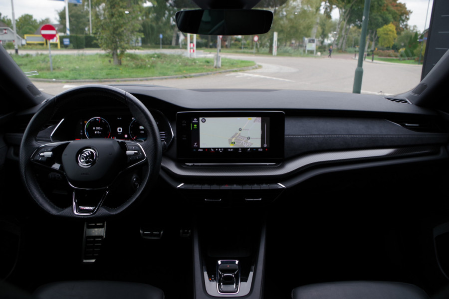 Škoda Octavia Combi 1.4 TSI RS 245 PK iV PHEV BNS, LED, Keyless, Adap. Cruise Control, Carplay, Head-Up, Camera