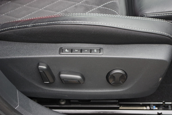 Škoda Octavia Combi 1.4 TSI RS 245 PK iV PHEV BNS, LED, Keyless, Adap. Cruise Control, Carplay, Head-Up, Camera