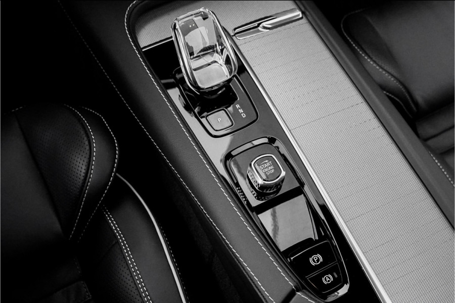 Volvo XC90 2.0 T8 Recharge AWD Ultra Dark 7P Luchtv HUD B&W 360° Elek Trekhaak