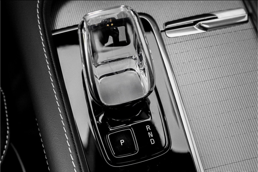 Volvo XC90 2.0 T8 Recharge AWD Ultra Dark 7P Luchtv HUD B&W 360° Elek Trekhaak