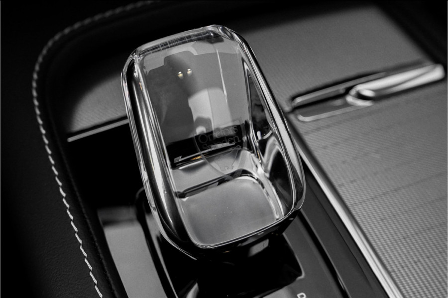 Volvo XC90 2.0 T8 Recharge AWD Ultra Dark 7P Luchtv HUD B&W 360° Elek Trekhaak
