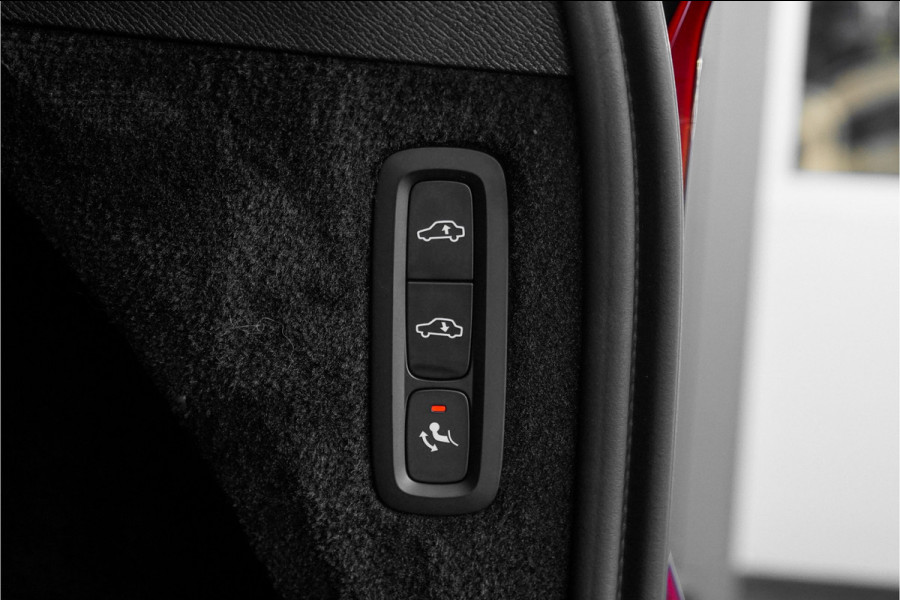 Volvo XC90 2.0 T8 Recharge AWD Ultra Dark 7P Luchtv HUD B&W 360° Elek Trekhaak