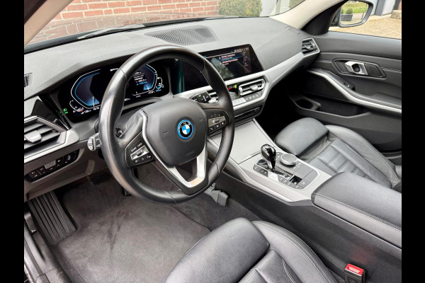 BMW 3 Serie Touring 320e Laser, Carplay, DAB, Sportstoel [BTW, NL, NAP, Dealer-onderhouden]