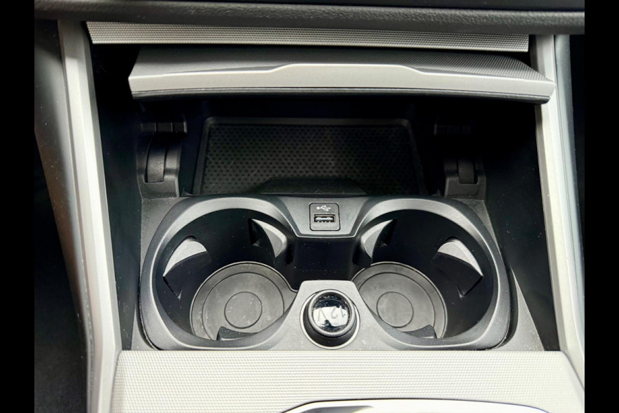 BMW 3 Serie Touring 320e Laser, Carplay, DAB, Sportstoel [BTW, NL, NAP, Dealer-onderhouden]