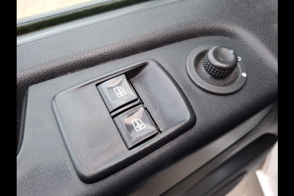 Renault Trafic 2.0 dCi 145 T27 L1H1 Comfort AUTOMAAT / CRUISE CONTROLE / NAVI / CAMERA / 3 ZITS / IMPERIAL