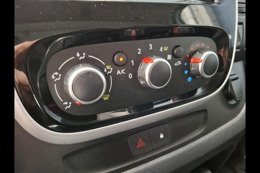 Renault Trafic 2.0 dCi 145 T27 L1H1 Comfort AUTOMAAT / CRUISE CONTROLE / NAVI / CAMERA / 3 ZITS / IMPERIAL