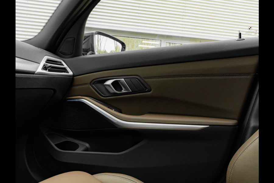 BMW 3 Serie Touring 330e M-Sport - Pano - LCI 2 - ACC - Trekhaak - Widescreen - Hifi