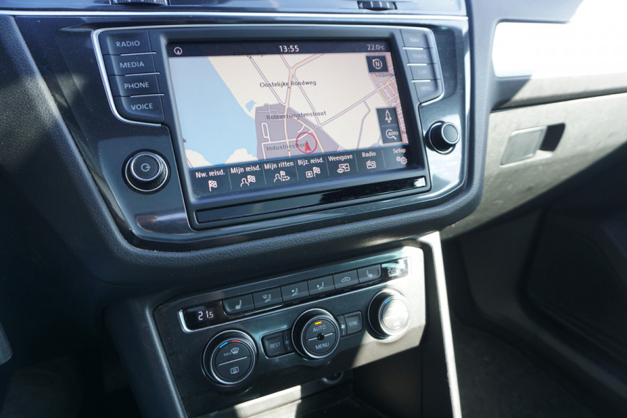 Volkswagen Tiguan 1.4 TSI Connected Series | PANO DAK | TREKHAAK | CLIMATE | CARPLAY | STOELVERW. | COMFORTSTOELEN