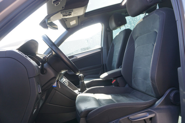 Volkswagen Tiguan 1.4 TSI Connected Series | PANO DAK | TREKHAAK | CLIMATE | CARPLAY | STOELVERW. | COMFORTSTOELEN