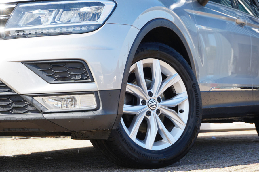 Volkswagen Tiguan 1.4 TSI Connected Series | PANO DAK | TREKHAAK | CLIMATE | CARPLAY | STOELVERW. | COMFORTSTOELEN