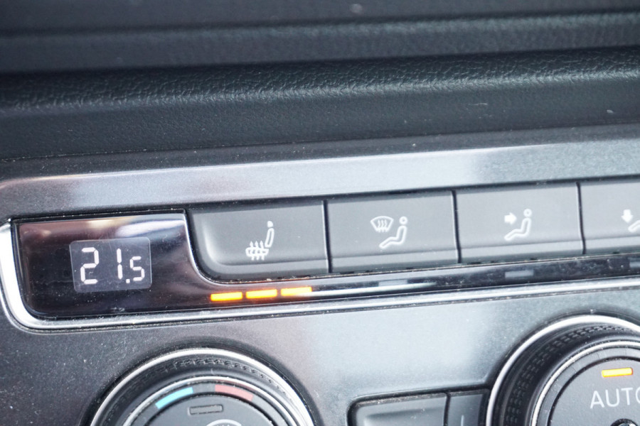 Volkswagen Tiguan 1.4 TSI Connected Series | PANO DAK | TREKHAAK | CLIMATE | CARPLAY | STOELVERW. | COMFORTSTOELEN