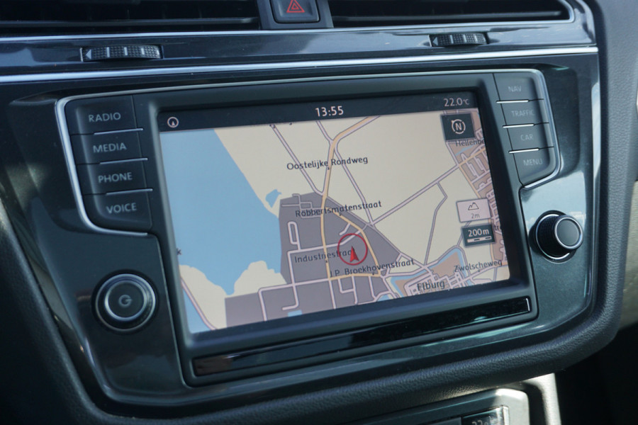 Volkswagen Tiguan 1.4 TSI Connected Series | PANO DAK | TREKHAAK | CLIMATE | CARPLAY | STOELVERW. | COMFORTSTOELEN
