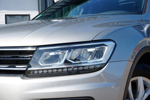 Volkswagen Tiguan 1.4 TSI Connected Series | PANO DAK | TREKHAAK | CLIMATE | CARPLAY | STOELVERW. | COMFORTSTOELEN