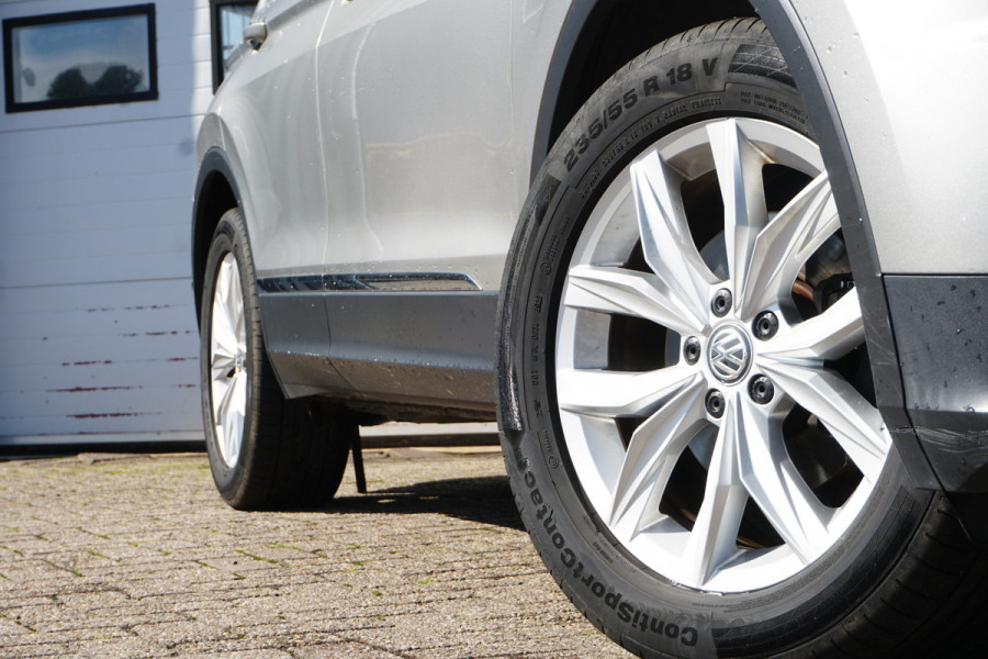 Volkswagen Tiguan 1.4 TSI Connected Series | PANO DAK | TREKHAAK | CLIMATE | CARPLAY | STOELVERW. | COMFORTSTOELEN