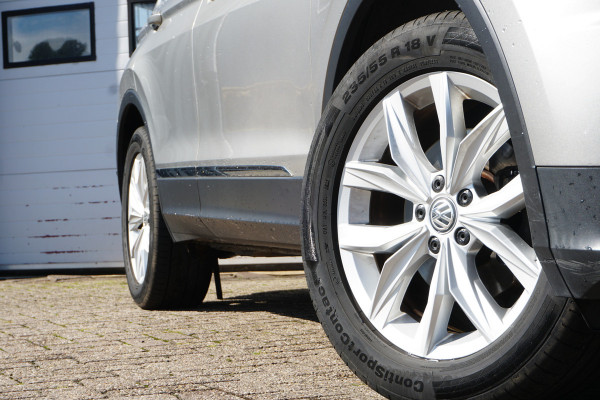 Volkswagen Tiguan 1.4 TSI Connected Series | PANO DAK | TREKHAAK | CLIMATE | CARPLAY | STOELVERW. | COMFORTSTOELEN