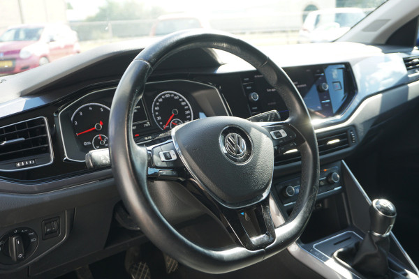 Volkswagen Polo 1.0 TSI Highline | CLIMATE | TREKHAAK | ADAPT. CRUISE | CARPLAY |