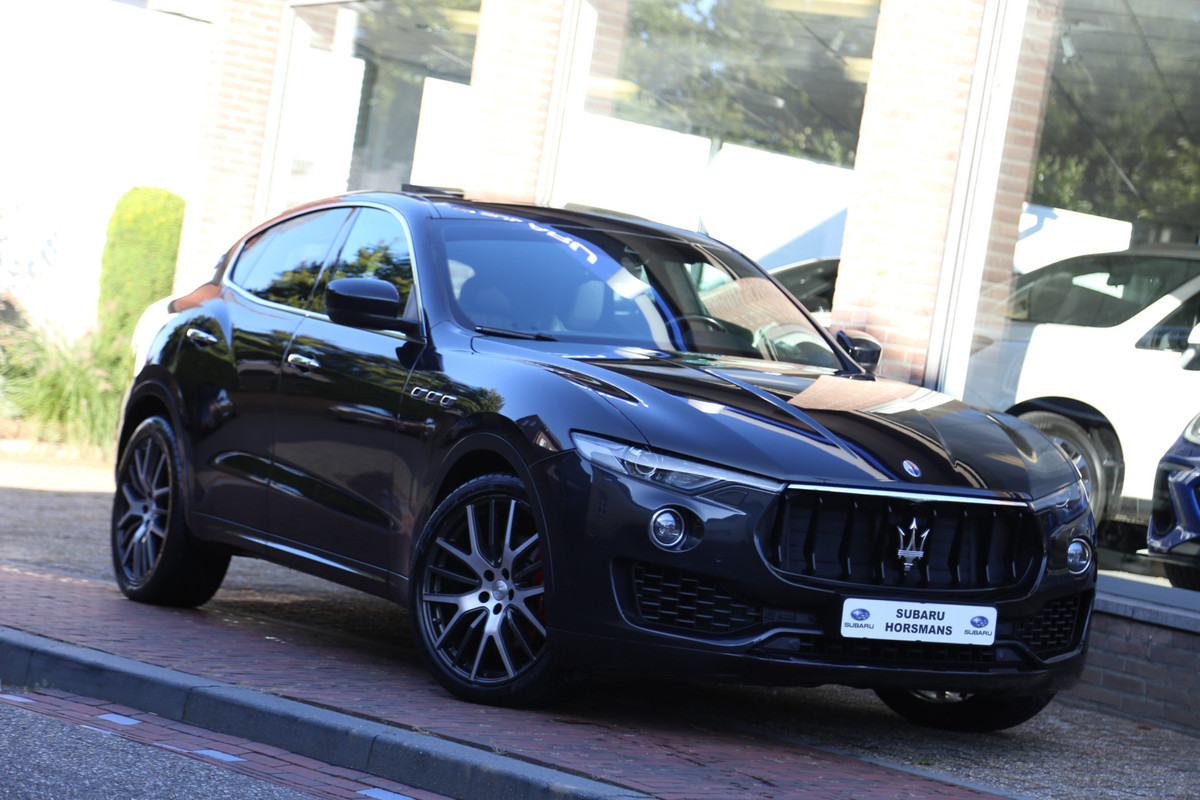 Maserati Levante 3.0 V6 D AWD GranSport Pano Luchtvering Leer Camera Navi LED Maserati Levante 3.0 V6 D AWD GranSport Pano Luchtvering Leer Camera Navi LED
