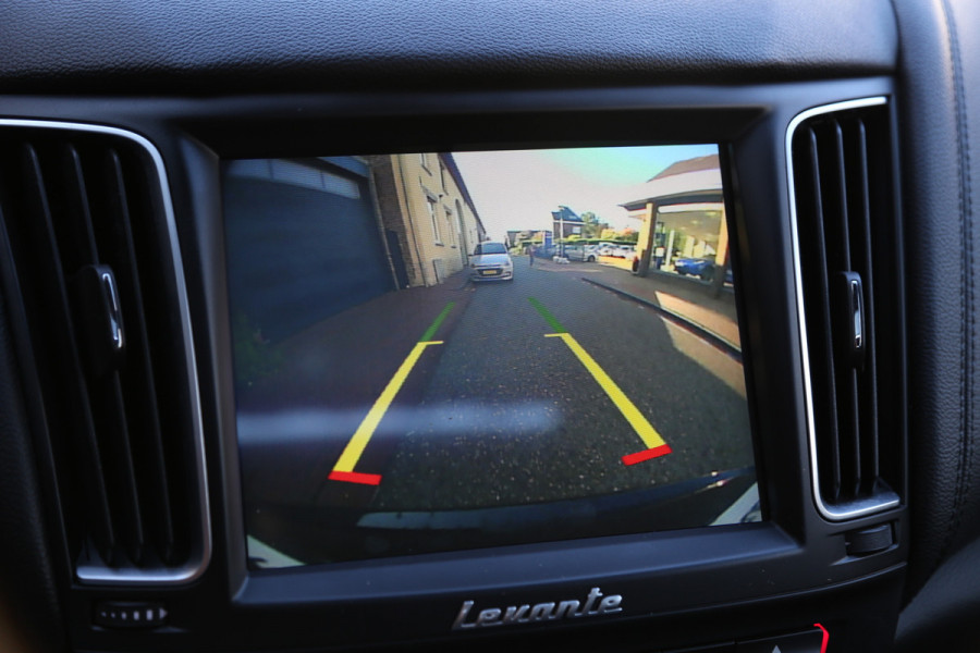 Maserati Levante 3.0 V6 D AWD GranSport Pano Luchtvering Leer Camera Navi LED