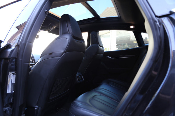 Maserati Levante 3.0 V6 D AWD GranSport Pano Luchtvering Leer Camera Navi LED