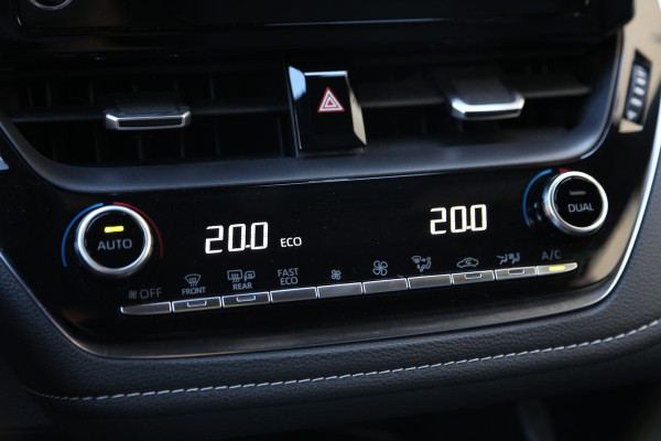 Toyota Corolla Touring Sports 1.8 Hybrid Dynamic Team Navi HuD LED Camera ACC Dodehoek Toyota Corolla Touring Sports 1.8 Hybrid Dynamic Team Navi HuD LED Camera ACC Dodehoek
