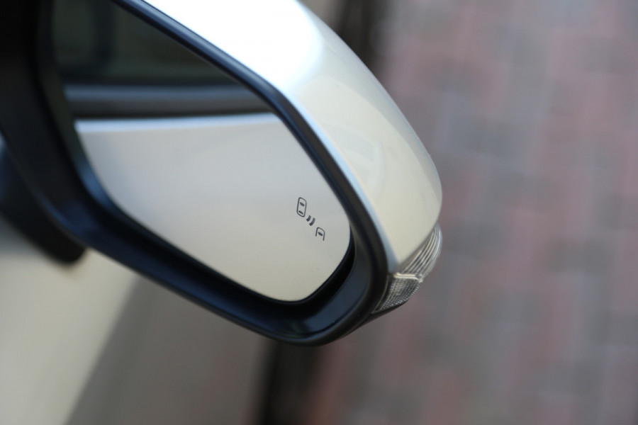 Toyota Corolla Touring Sports 1.8 Hybrid Dynamic Team Navi HuD LED Camera ACC Dodehoek Toyota Corolla Touring Sports 1.8 Hybrid Dynamic Team Navi HuD LED Camera ACC Dodehoek