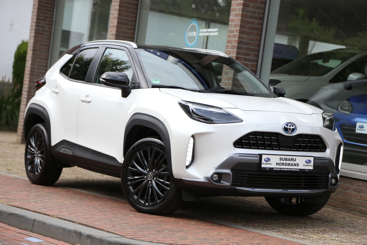Toyota Yaris Cross 1.5 Hybrid Adventure Bi-Tone Navi JBL LED Camera ACC Toyota Yaris Cross 1.5 Hybrid Adventure Bi-Tone Navi JBL LED Camera ACC