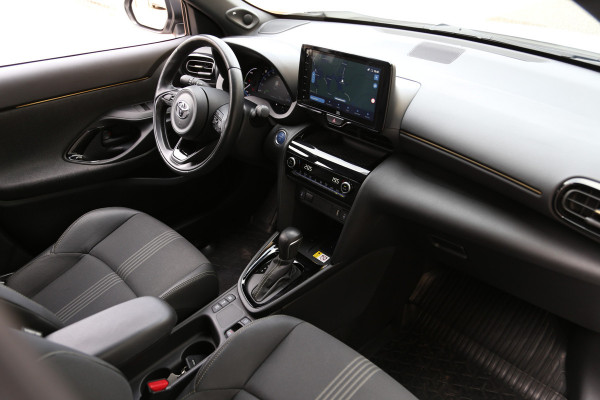 Toyota Yaris Cross 1.5 Hybrid Adventure Bi-Tone Navi JBL LED Camera ACC