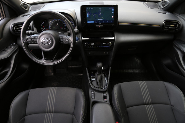 Toyota Yaris Cross 1.5 Hybrid Adventure Bi-Tone Navi JBL LED Camera ACC