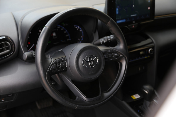 Toyota Yaris Cross 1.5 Hybrid Adventure Bi-Tone Navi JBL LED Camera ACC
