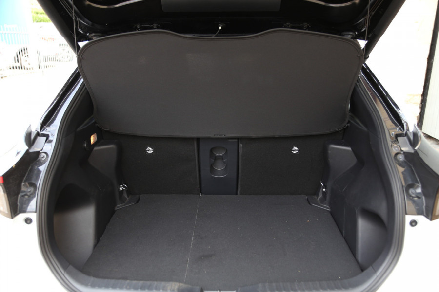 Toyota Yaris Cross 1.5 Hybrid Adventure Bi-Tone Navi JBL LED Camera ACC