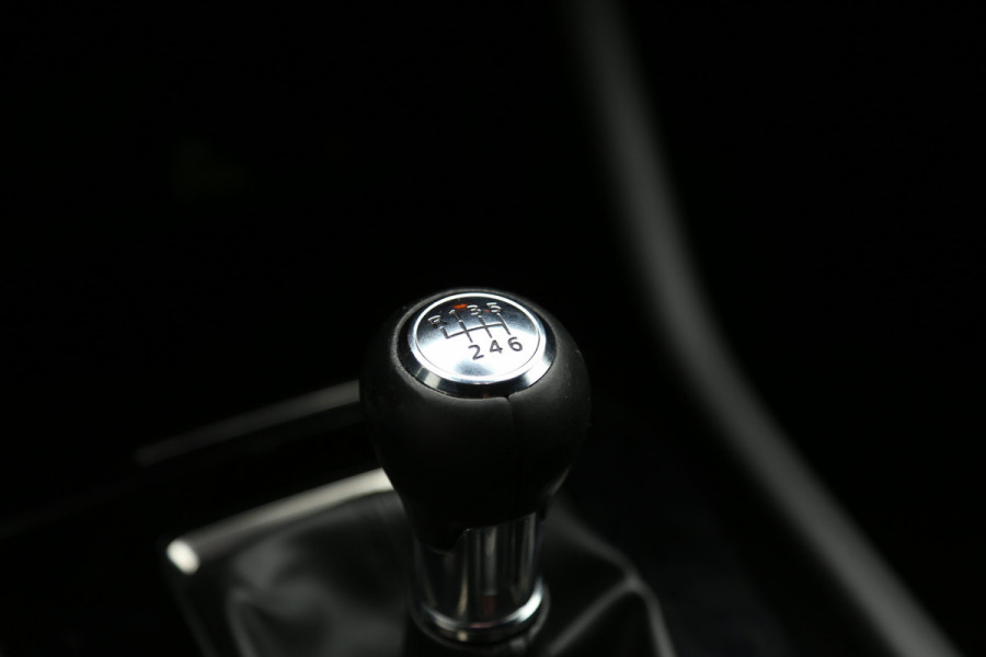 Mazda 3 2.0 e-SkyActiv-G M Hybrid l Luxury Navi HuD ACC BOSE LED 360view