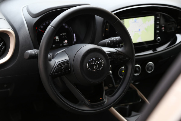 Toyota Aygo X 1.0 VVT-i MT Pulse Navi LED Camera ACC 6000km! Toyota Aygo X 1.0 VVT-i MT Pulse Navi LED Camera ACC 6000km!