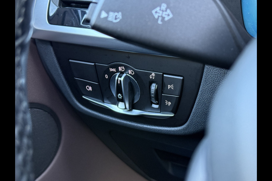 BMW iX3 Executive 80 kWh | SOH 98% | Panoramadak | Memory stoelen | Dodehoek detectie BMW iX3 Executive 80 kWh | SOH 98% | Panoramadak | Memory stoelen | Dodehoek detectie