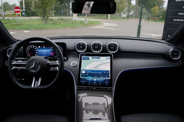 Mercedes-Benz C-Klasse 300 AMG Line 259 PK, Sfeerverlichting, Camera, Leder, MBUX, LED