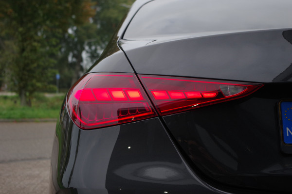 Mercedes-Benz C-Klasse 300 AMG Line 259 PK, Sfeerverlichting, Camera, Leder, MBUX, LED