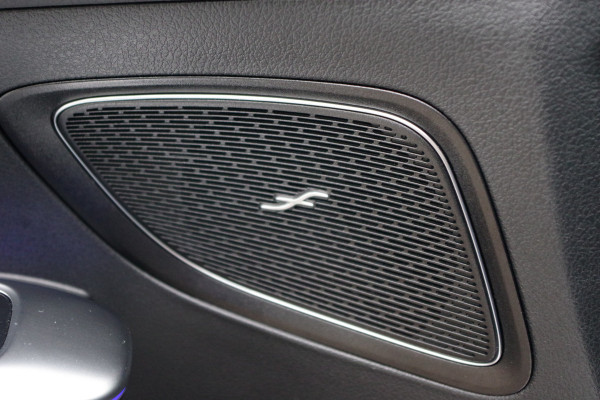 Mercedes-Benz C-Klasse 300 AMG Line 259 PK, Sfeerverlichting, Camera, Leder, MBUX, LED